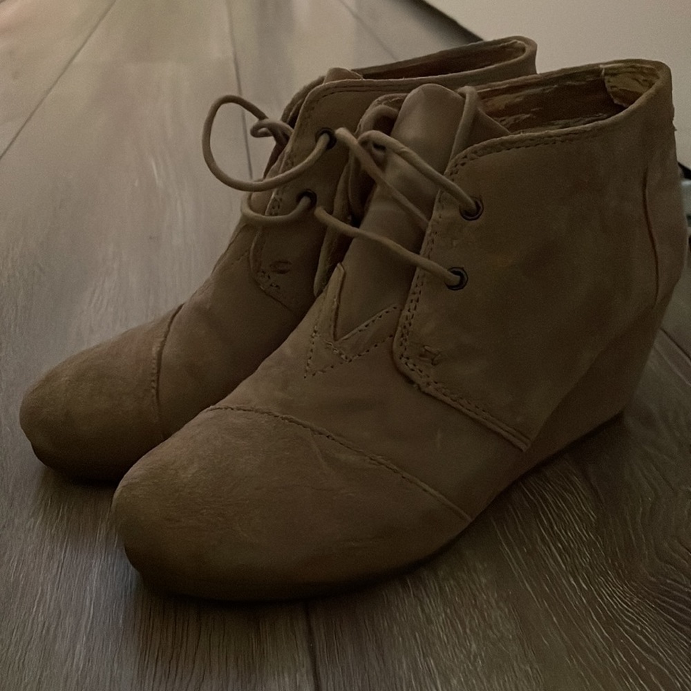 Tom’s Wedge Booties - Picture 2 of 3